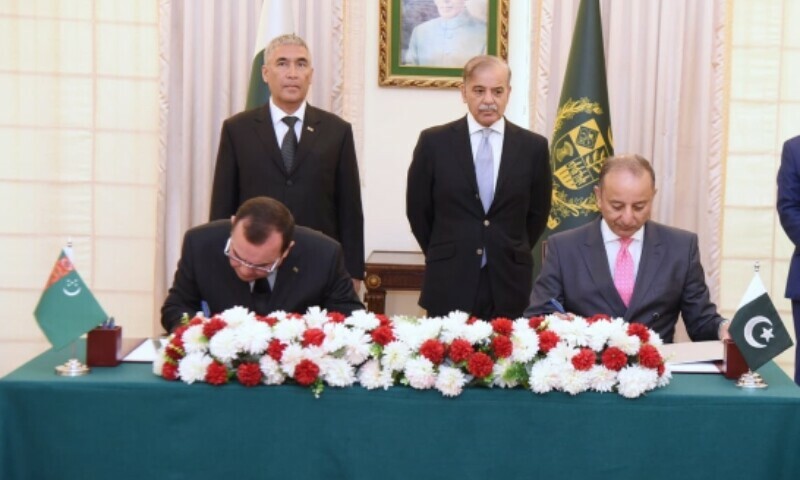 Read more about the article Pakistan, Turkmenistan ink accord to implement TAPI gas pipeline project