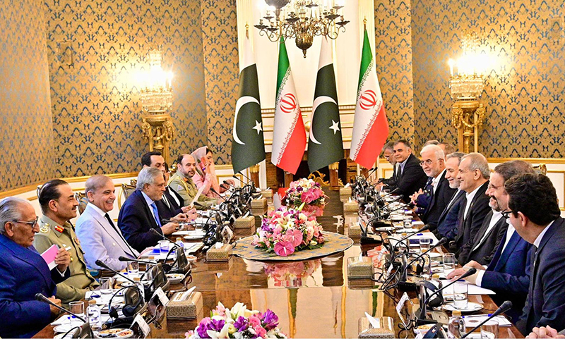 Read more about the article President of Iran Dr. Masoud Pezeshkian and Prime Minister Shehbaz Sharif held delegation level meeting at Sa’dabad Palace. Tehran on May 26, 2025.